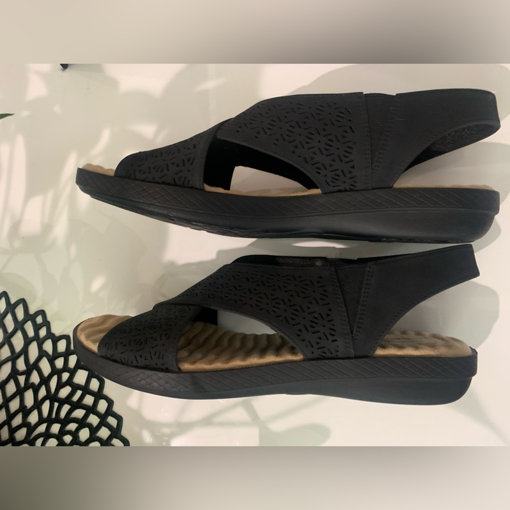 Easy Street women’s Claudia Wedge Sandal size 9, black. - Picture 5 of 10